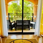 Sunny Retreat Lejlighed
