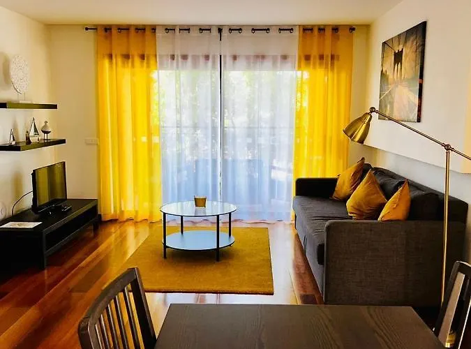 Апартаменты Sunny Retreat *